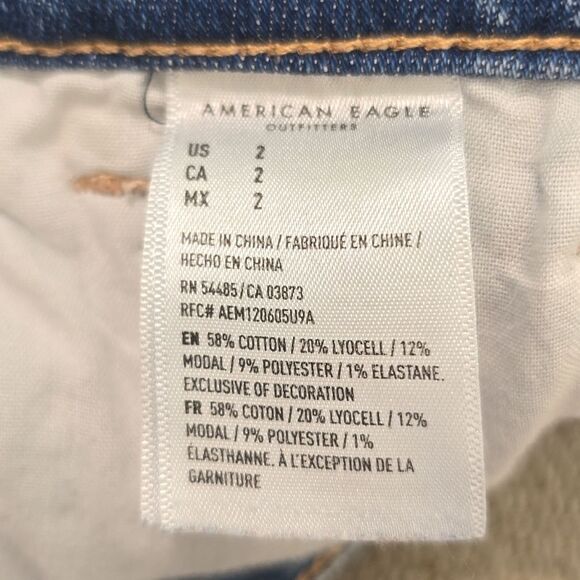 American Eagle Distressed Mom Short Cuffed Hem Shorts - Size 2 - Picture 5 of 15